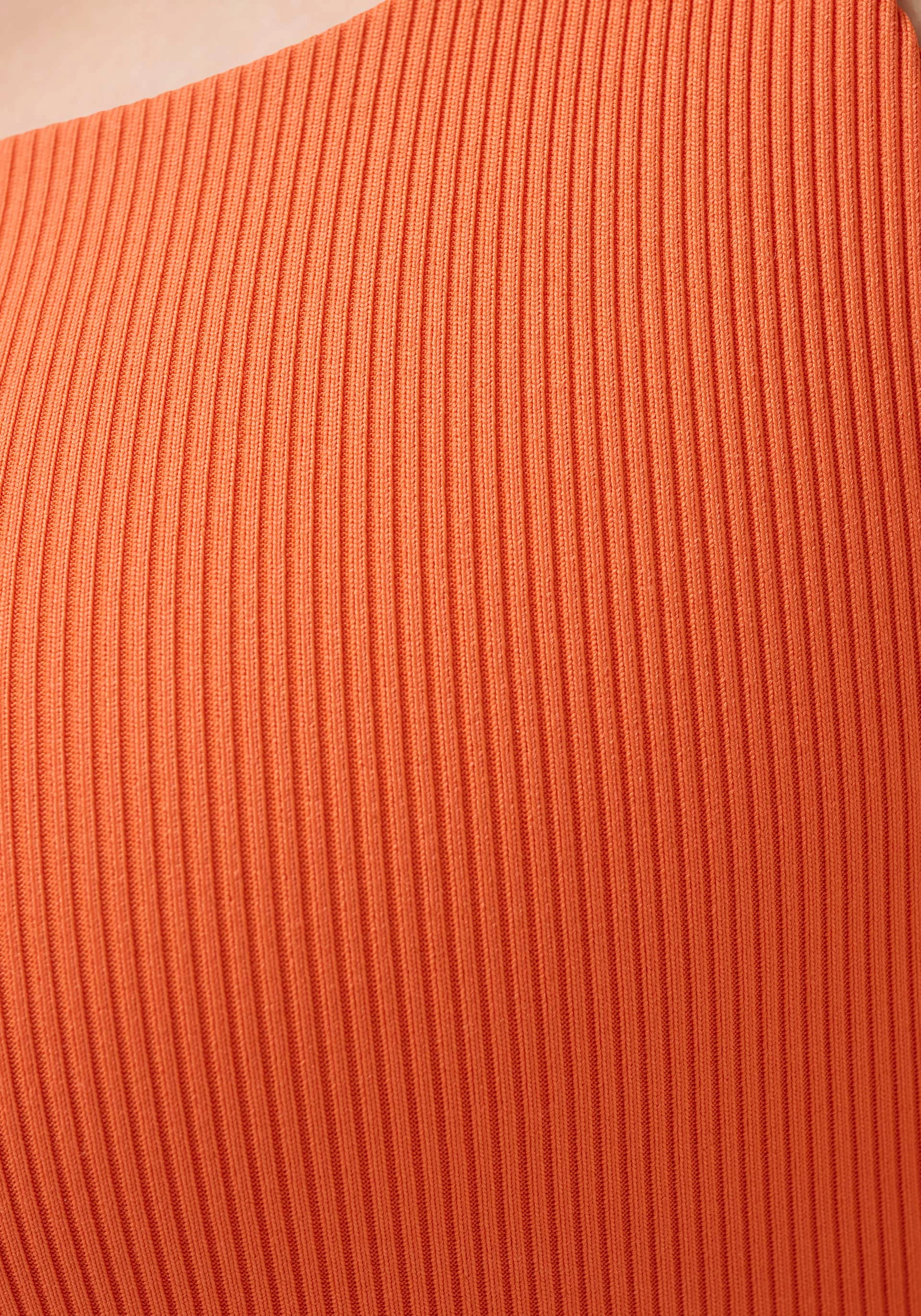 Cyclists of all ages Oversized fit seams Ablaze Ribbed Bra Top