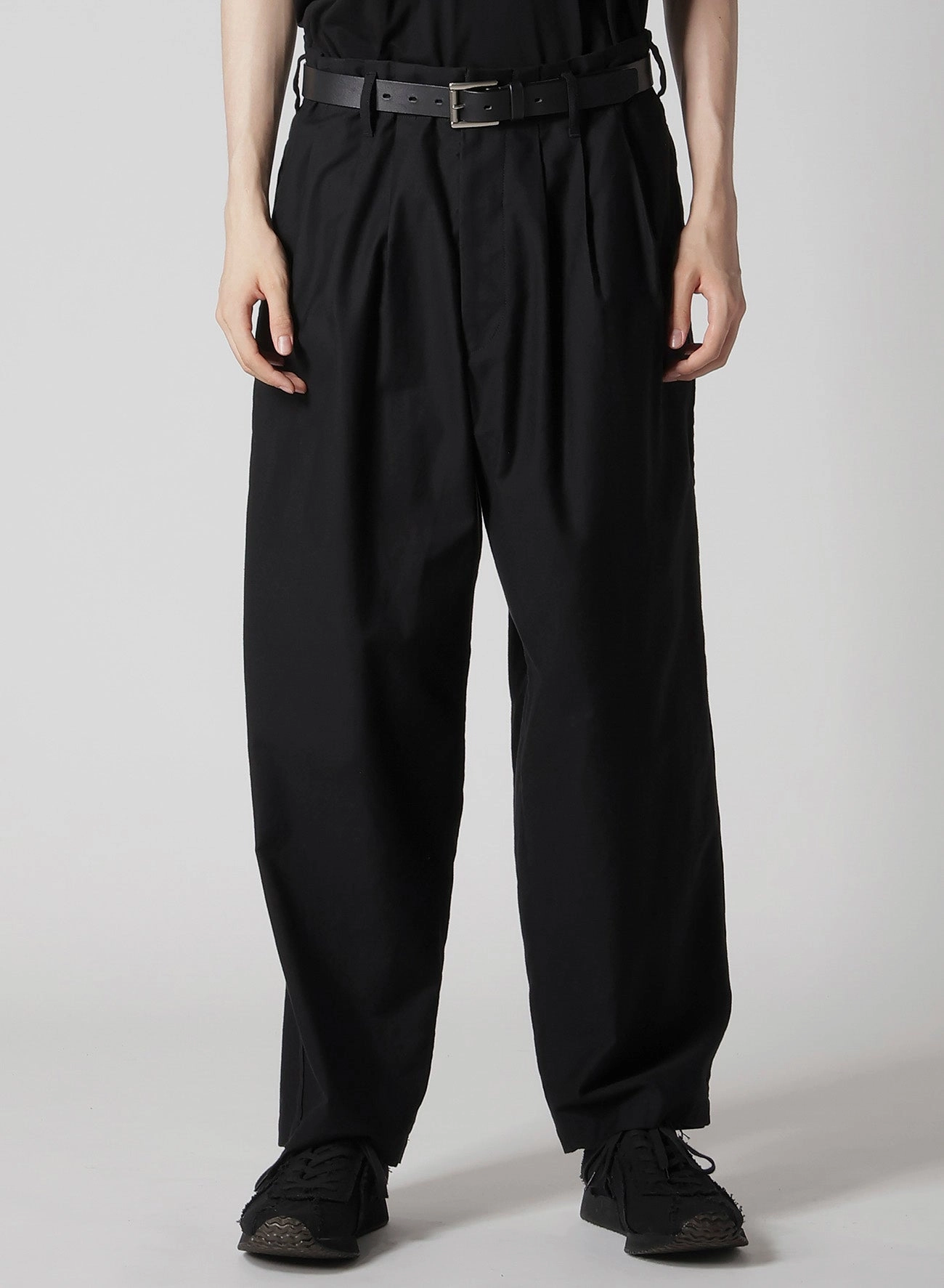 Sporty Layer WIDE TWILL SIDE TAPE PANTS