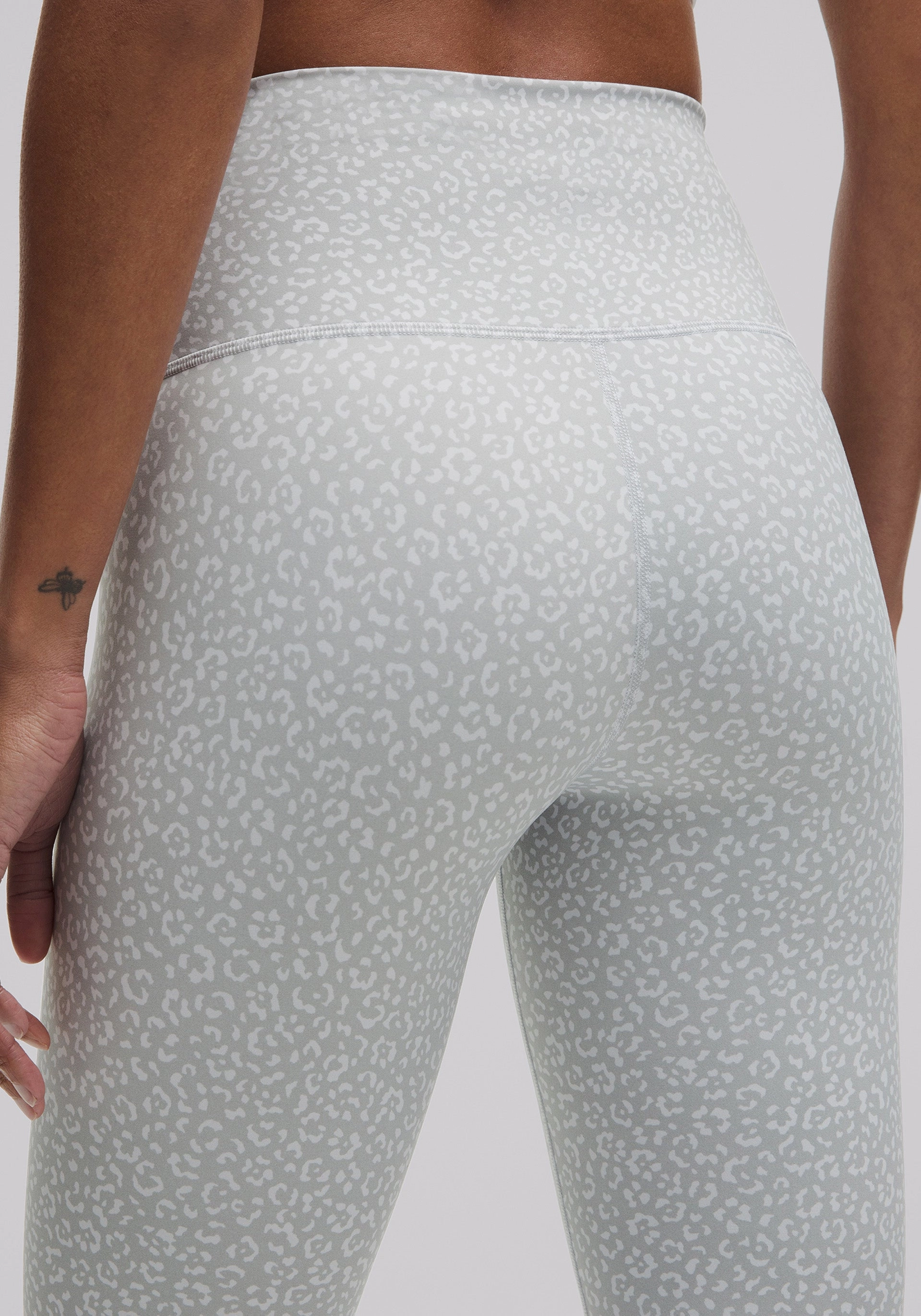 Wunder Train High-Rise Tight 25" Urban Commuter Squat Proof