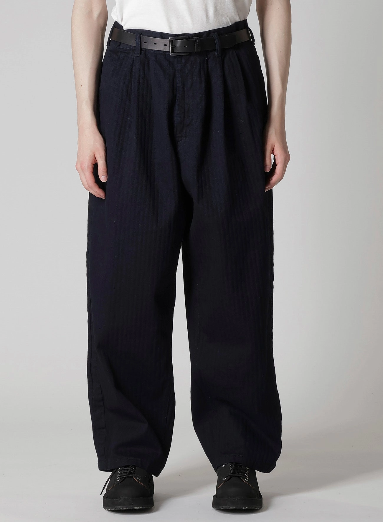 BLACK SCANDAL HERRINGBONE DENIM SIDE TAPE DETAIL PANTS Chilly Wear