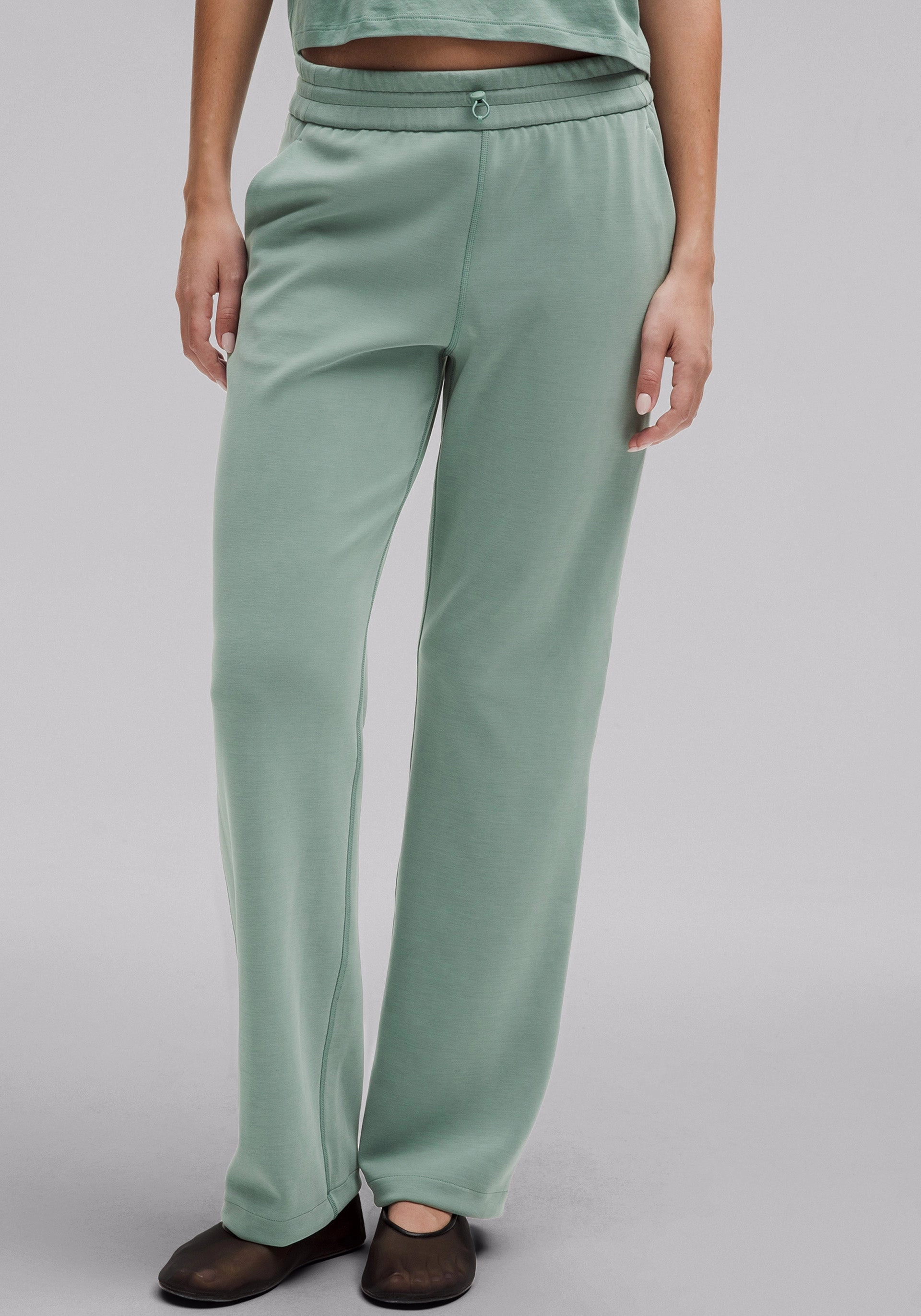 Softstreme High-Rise Pant Refined fit