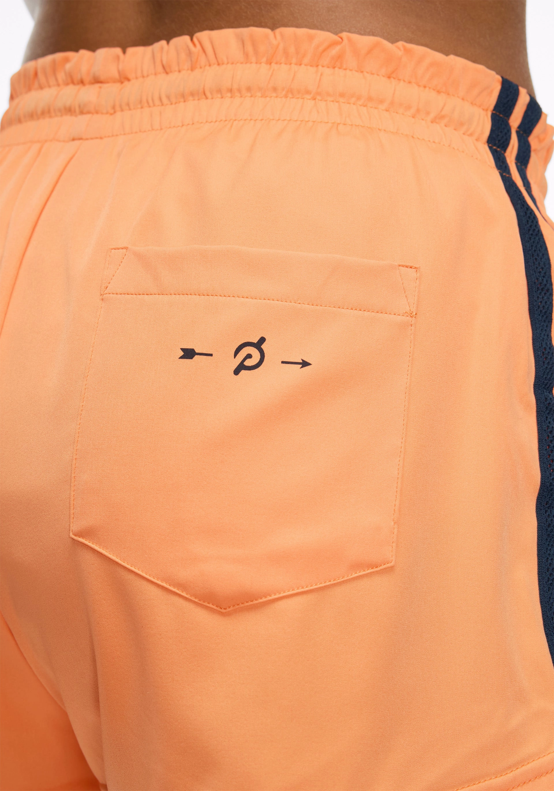 Era Short Day Out Stretchy Hemline