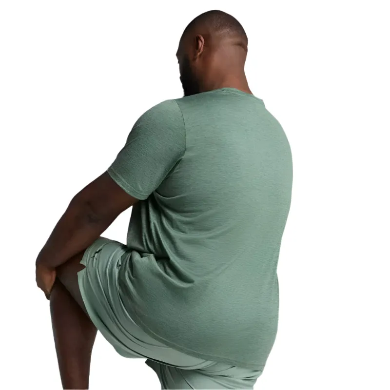 PUMA Mens TAD Essentials Heather Cat Tee dry cleanable Fashion and Comfort