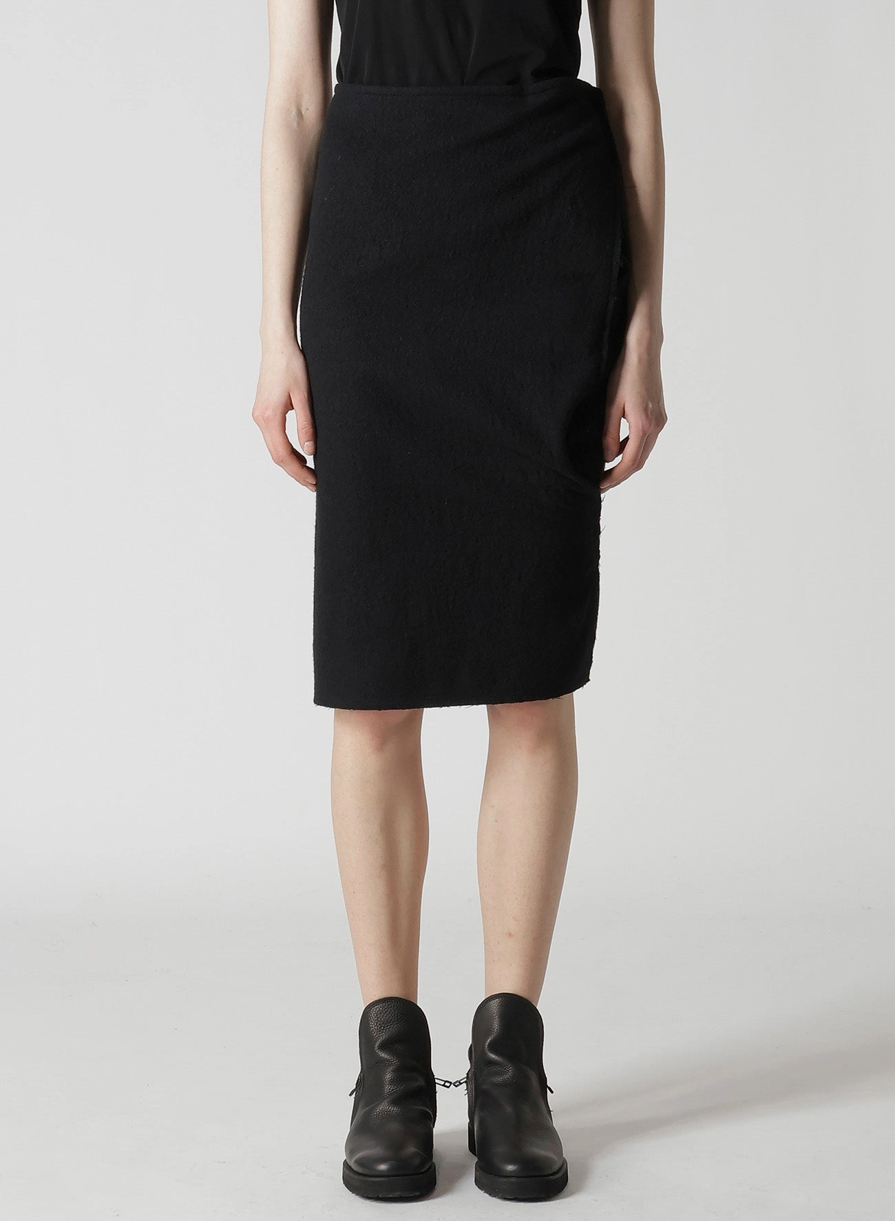 SHRINKED WOOL SERGE TWISTED SKIRT Outdoor Adventure