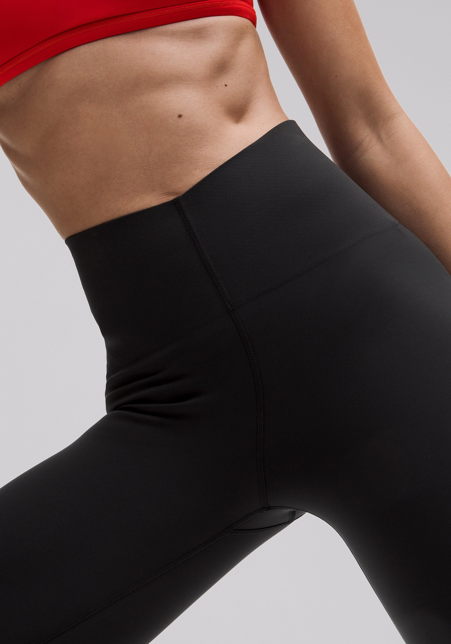 lululemon Glow Up? Super-High-Rise Tight 25" Elastic Waistband Design