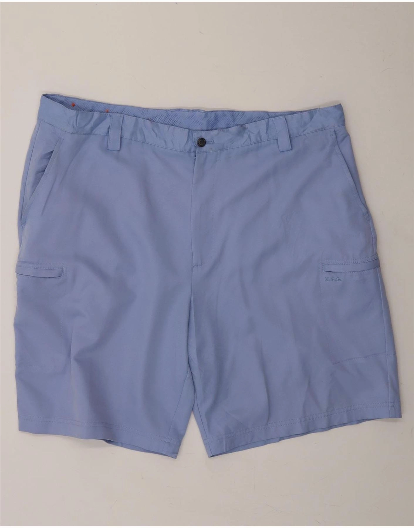 Multi Pocket Functionality checked shorts IZOD Mens Cargo Shorts W42 2XL Blue