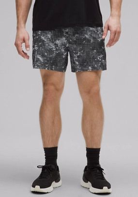 Fitness wear Fade Resistant Material Pace Breaker Lined Short 5"