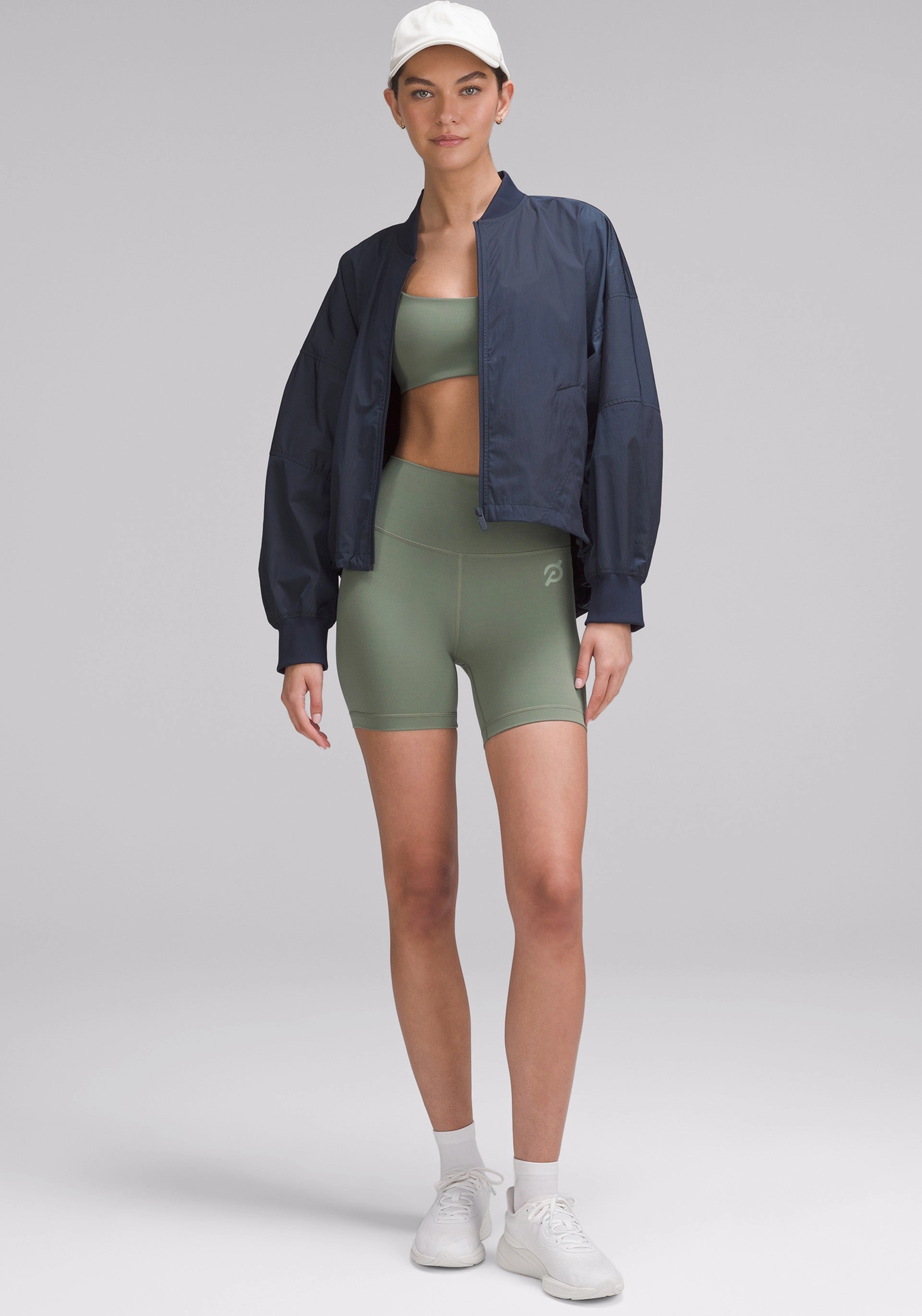 Wunder Train High-Rise Short 6" sophisticated appearance