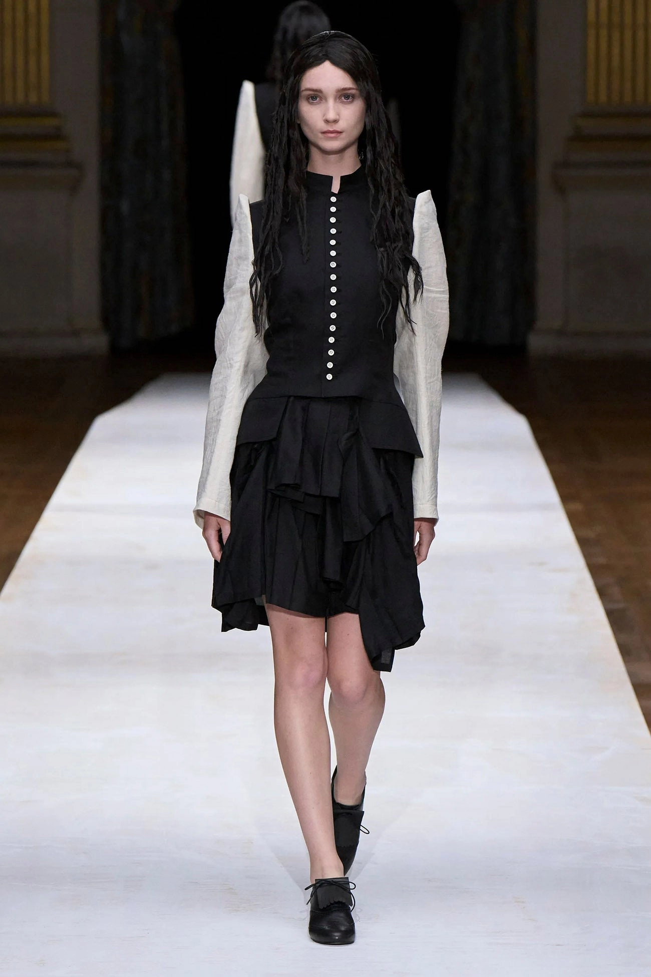 Classic Look CELLULOSE/Ra TWILL PLEATED SHORT SKIRT