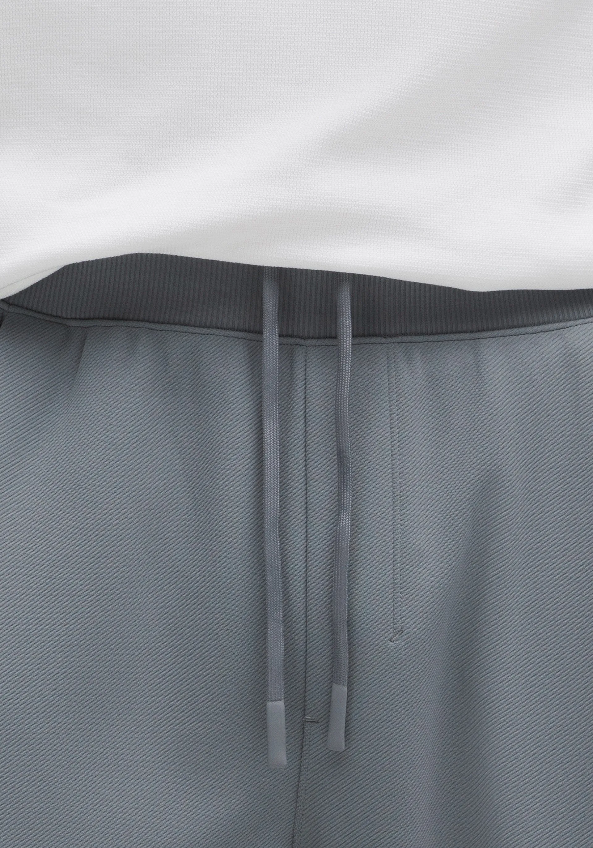 Relaxed-Fit Smooth Twill Track Pant WaterRepellentCoating Movement Comfort