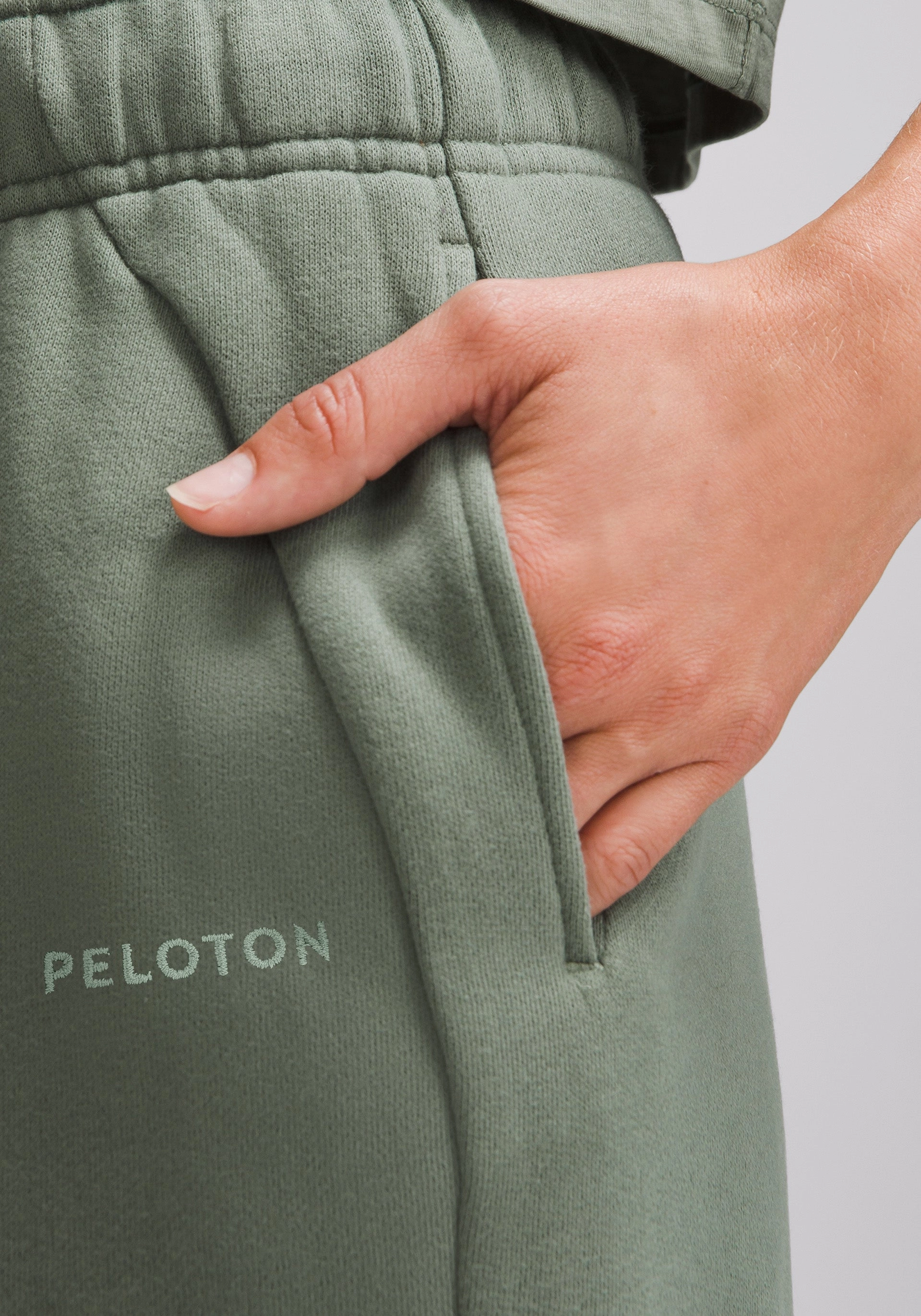 QuickReleaseClosures Loose Design Scuba Mid-Rise Oversized Jogger | Regular