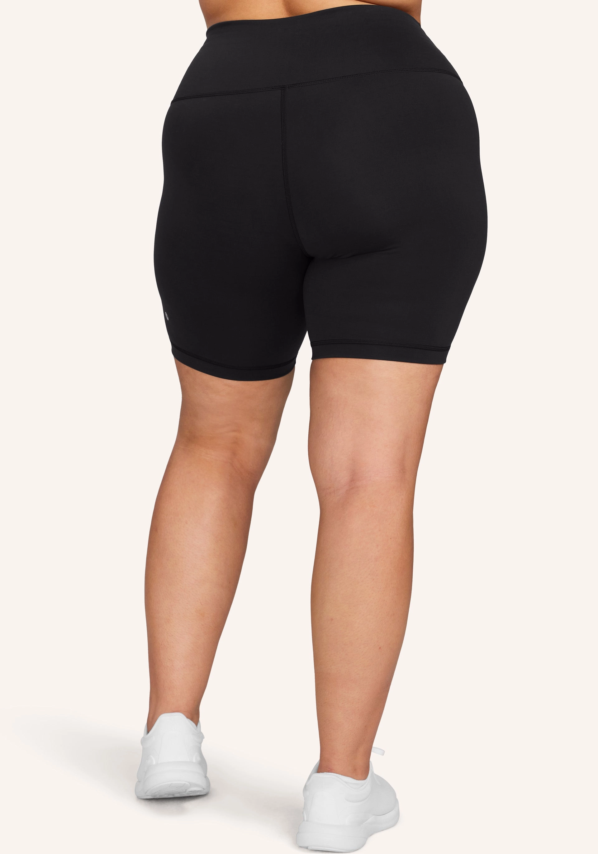 Performance Stretch Flexible Support Wunder Train High Rise Short 8??