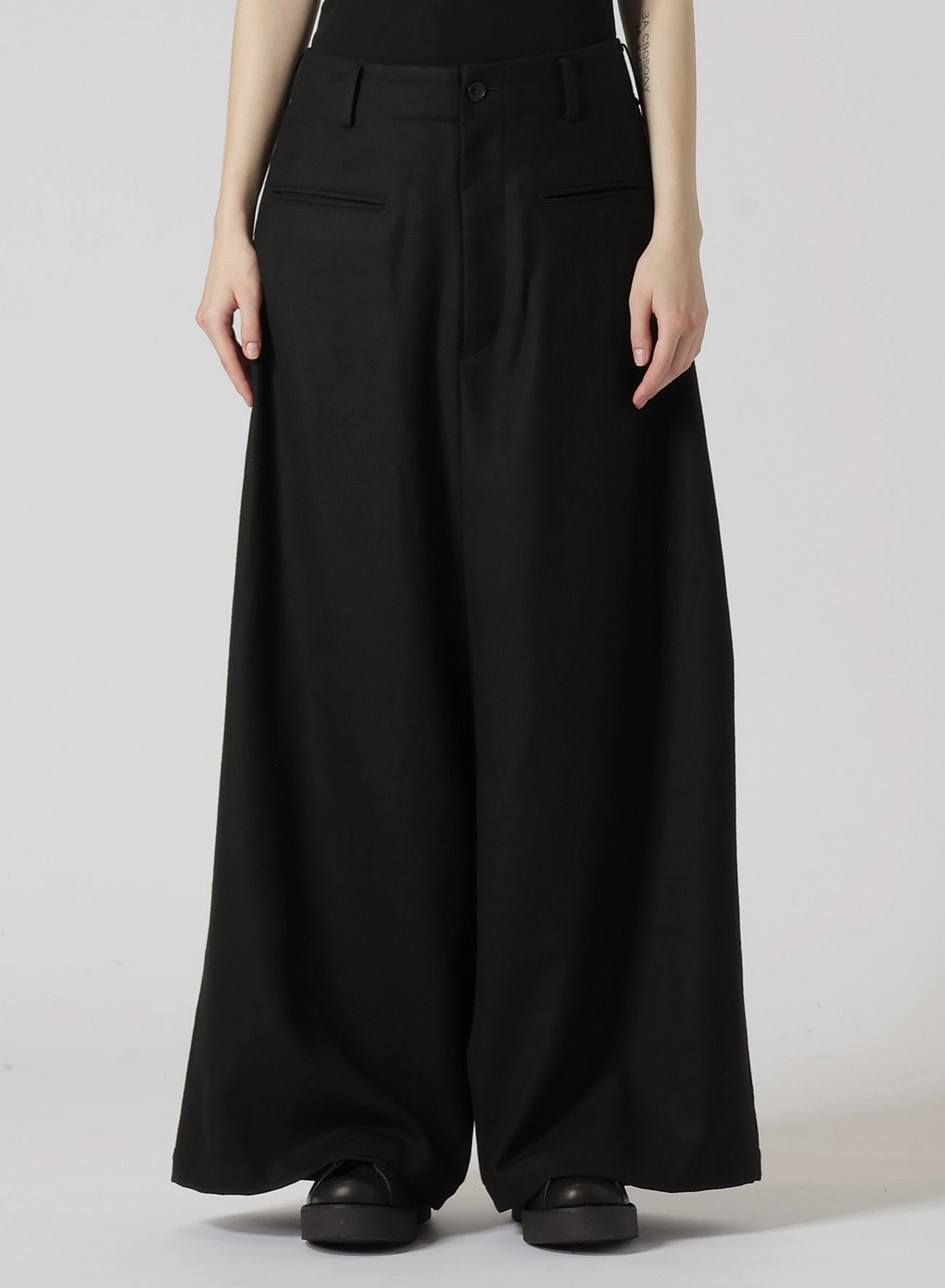 Casual Must-Have SAXONY R-BACKSIDE FLARE WIDE PANTS