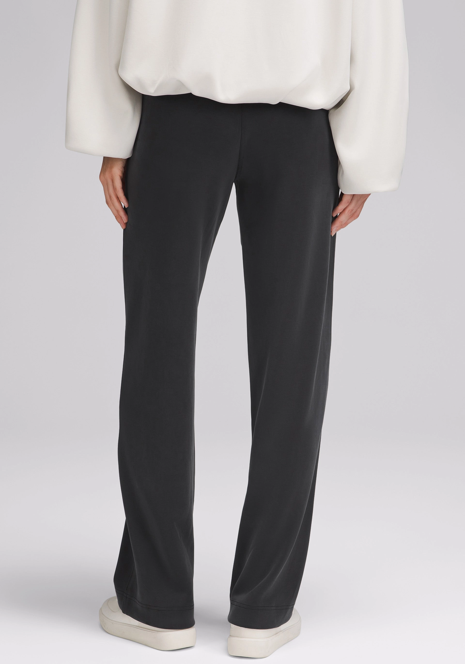 Softstreme Pintuck Mid-Rise Pant | Regular Layer Essential Clean Finish