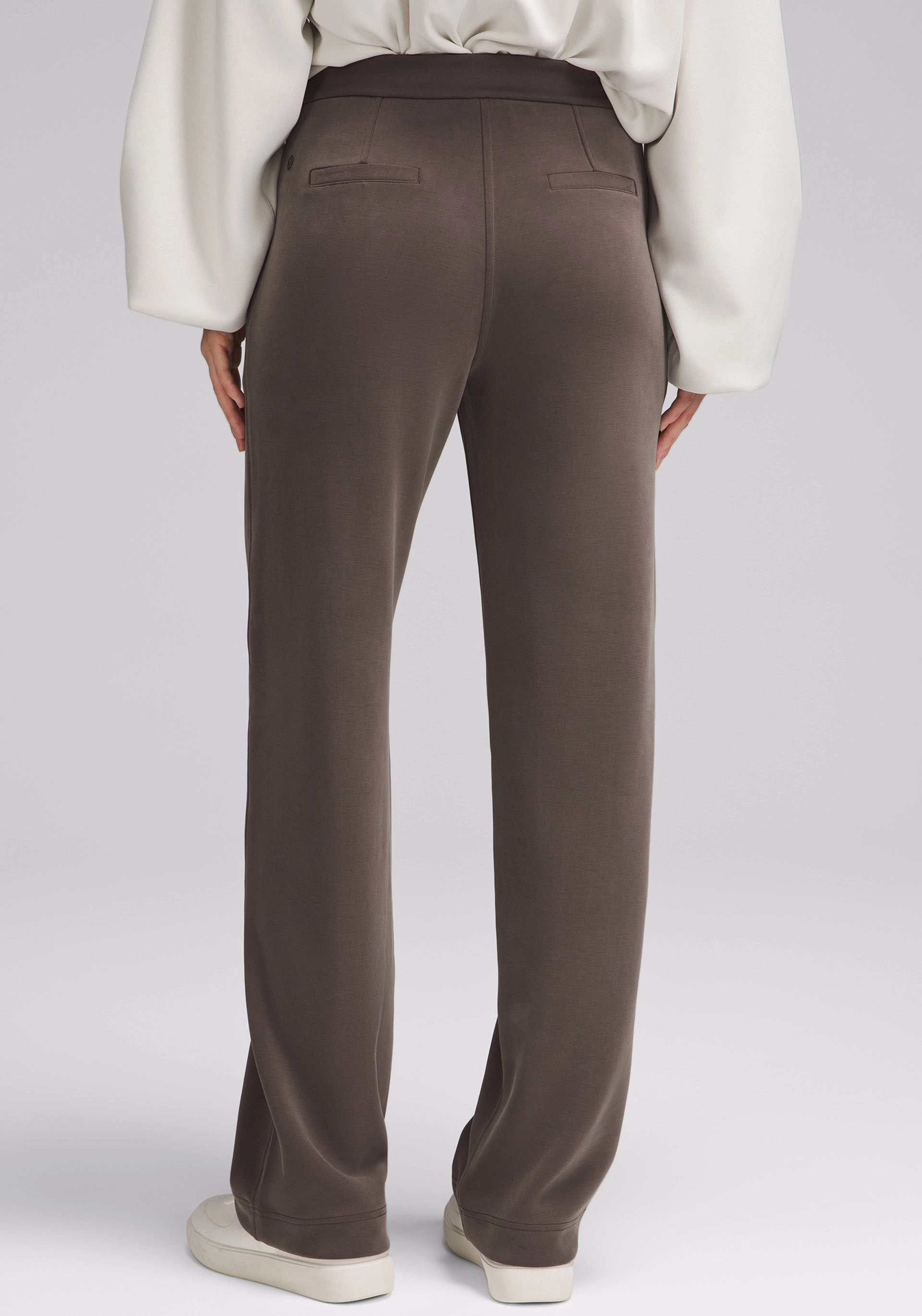 Clean Lines Softstreme Pintuck Mid-Rise Pant | Regular