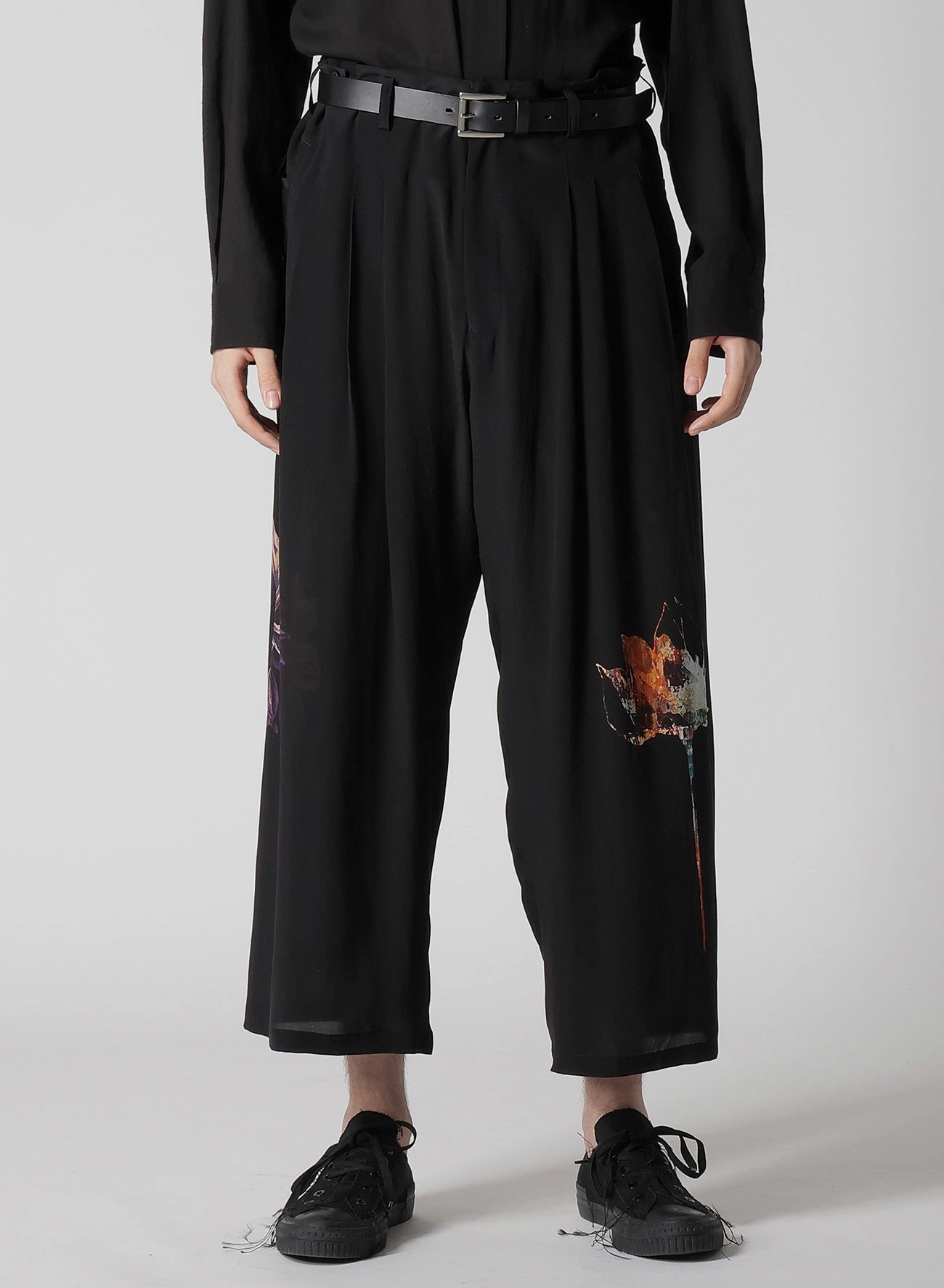Non-Binding Fit Performance Layer FLOWER DESIGNED PRINT WIDE PANTS