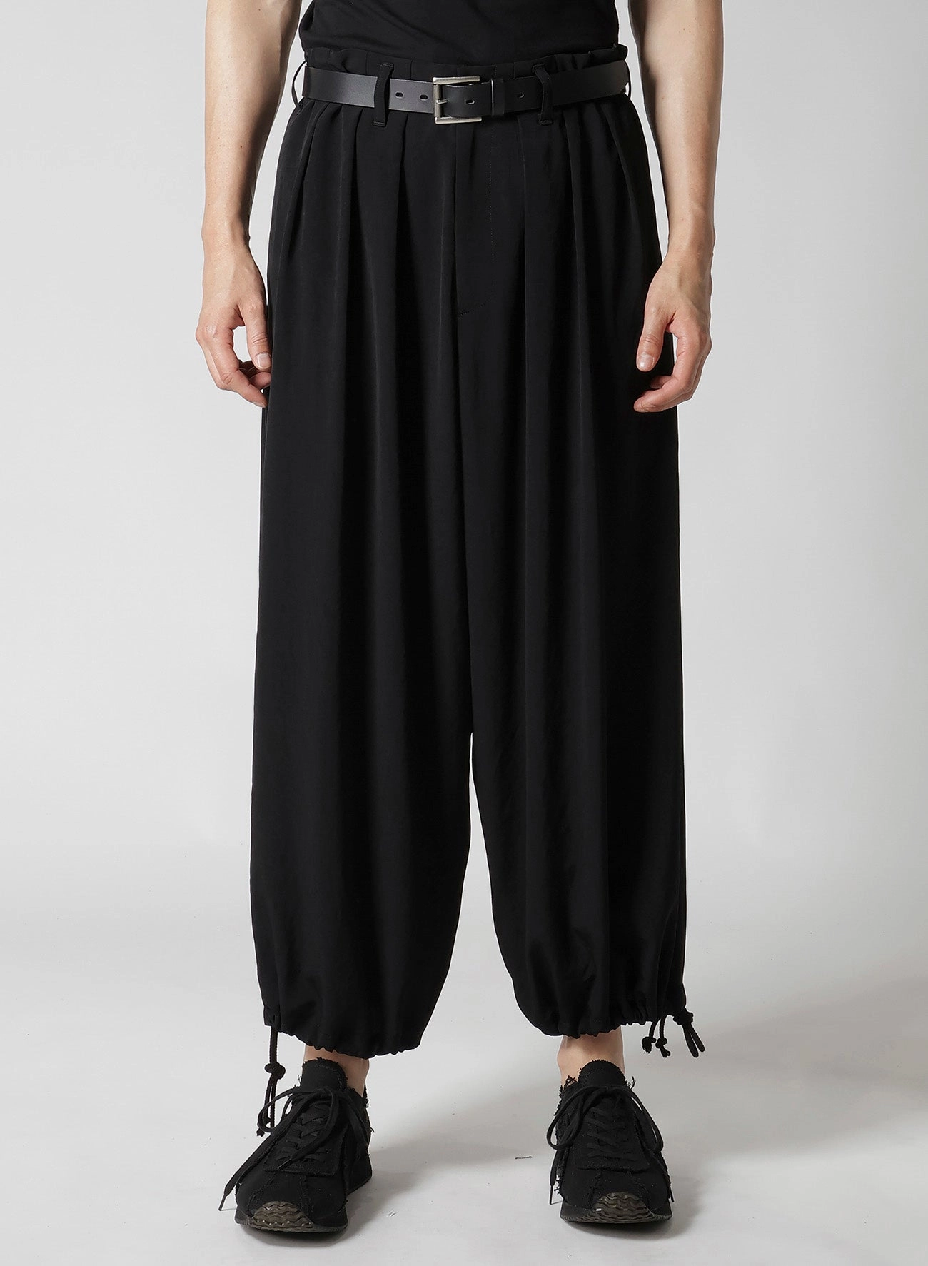 Comfy Shape TA TUXEDO SLIM BALLON PANTS