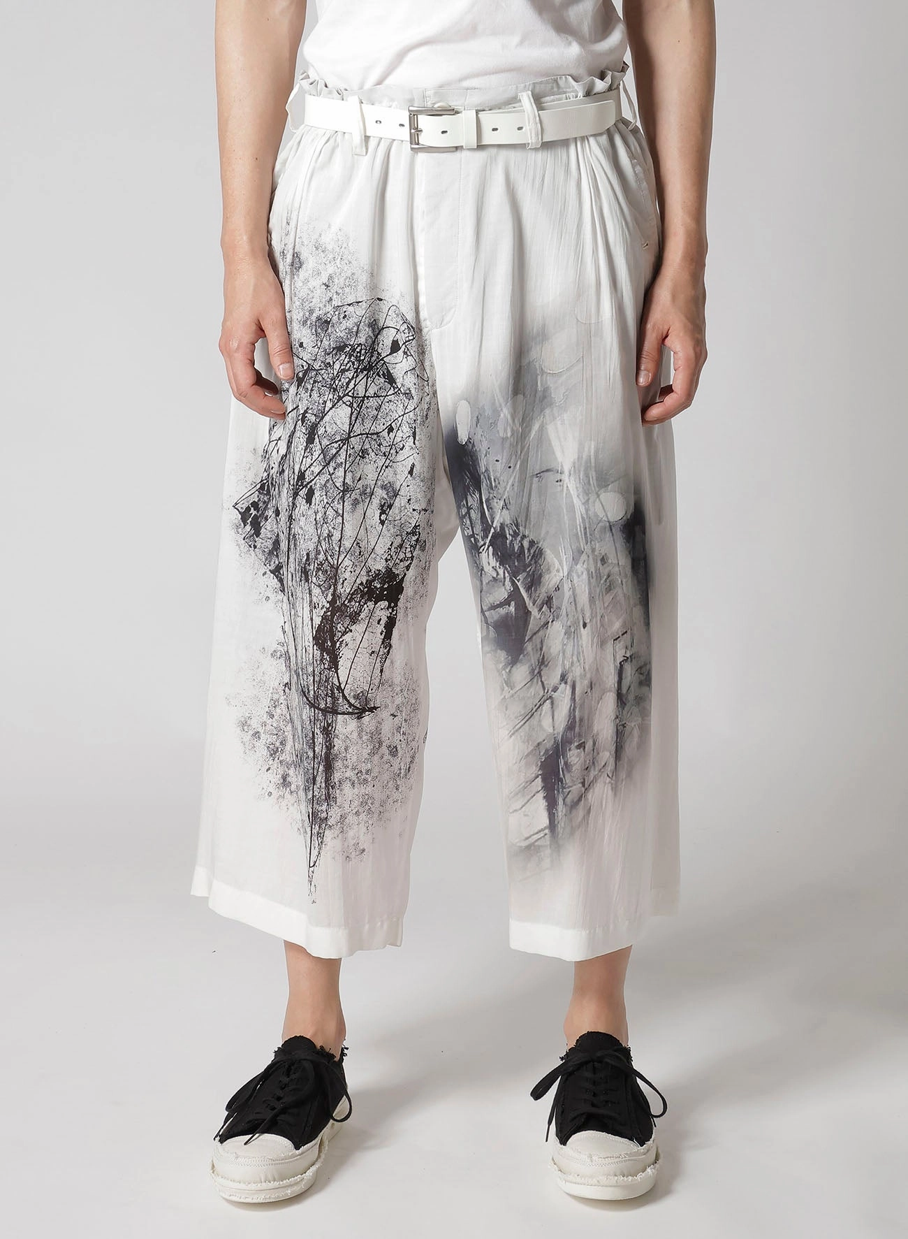 AbrasionResistantPanels tech fabric GATHER DETAIL PRINT PANTS