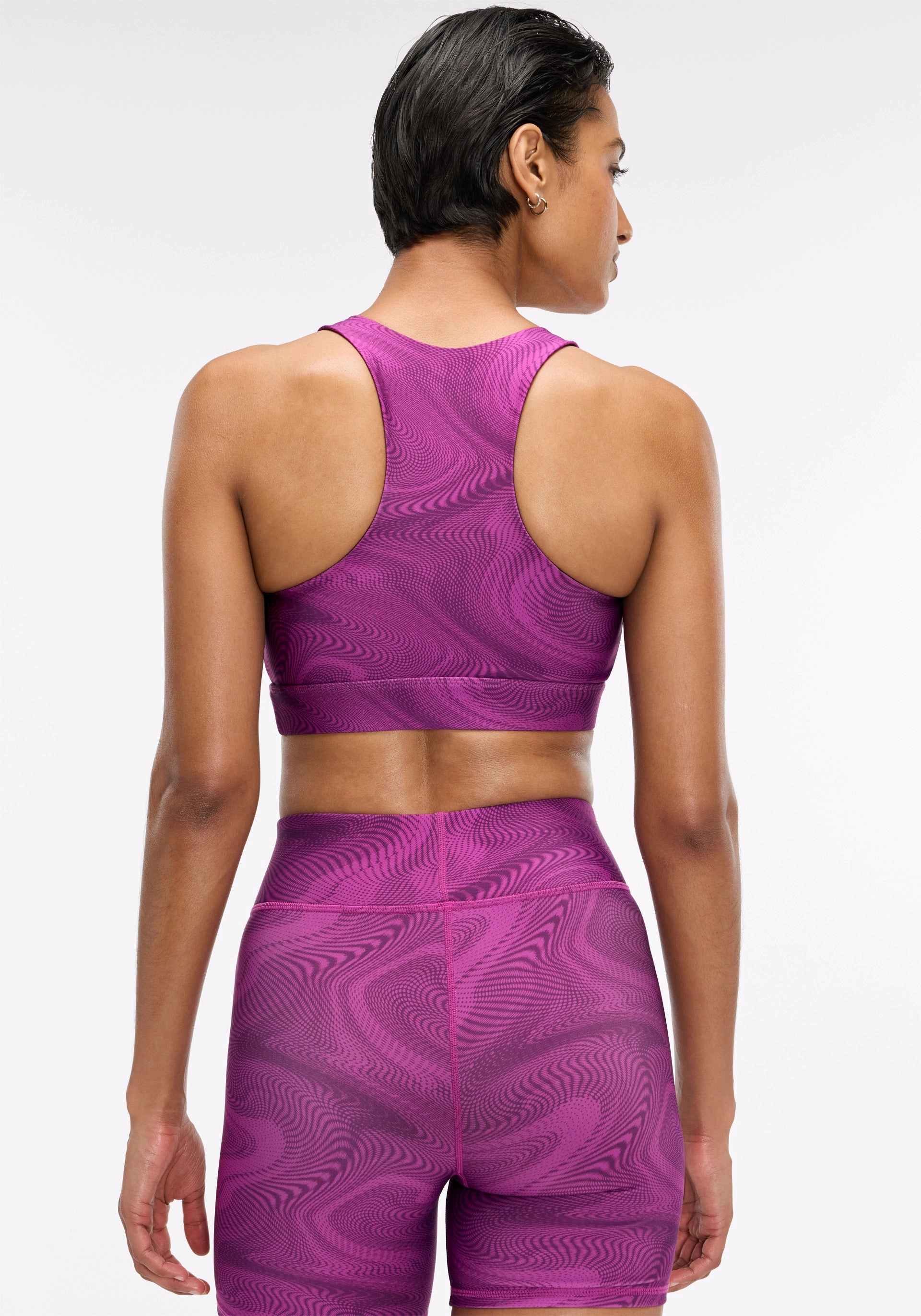 DuoKnit Sports Bra Elastic cuffs seams