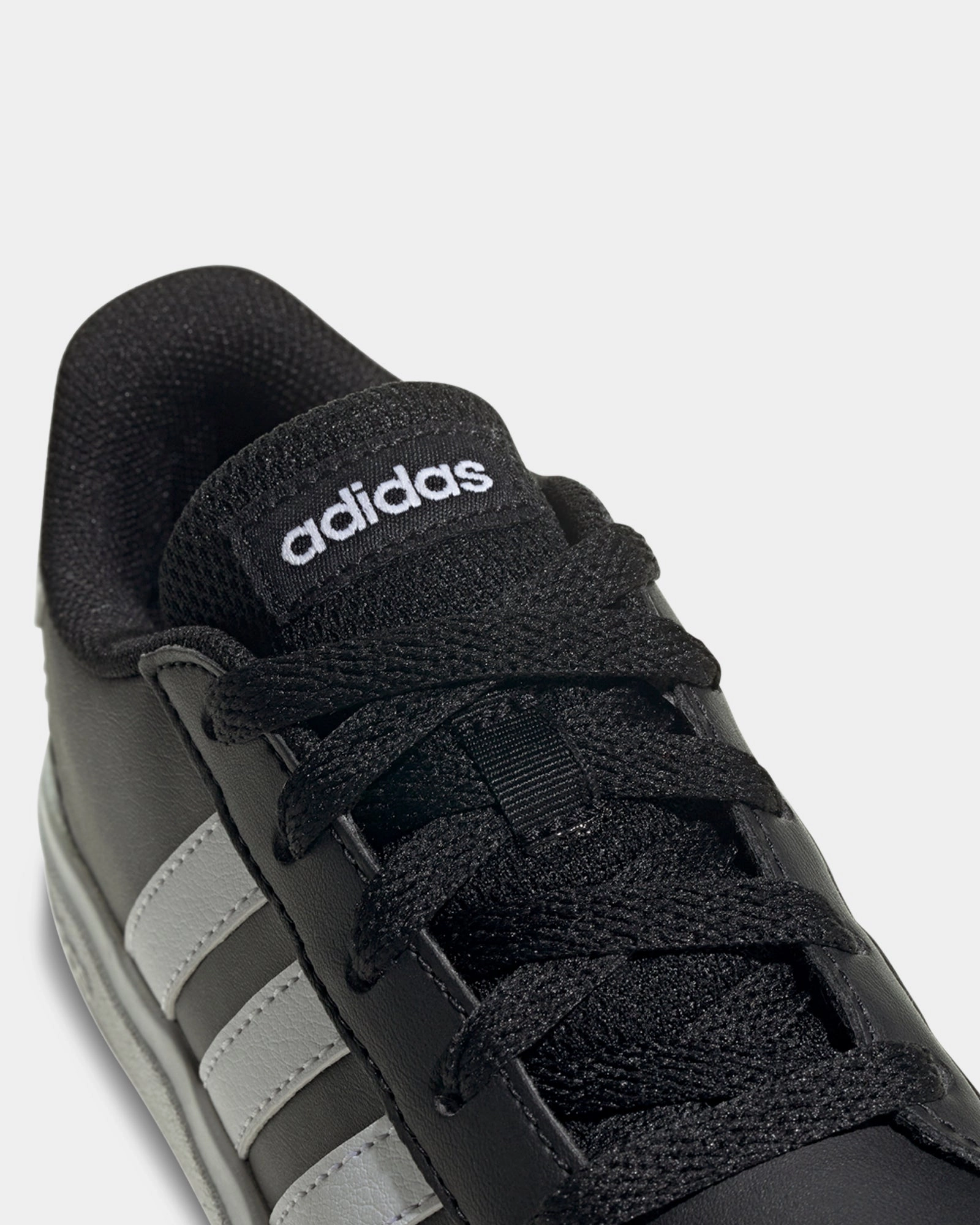 Moisture Wicking Sockliner Grandcourt 2.0 K B Black/White