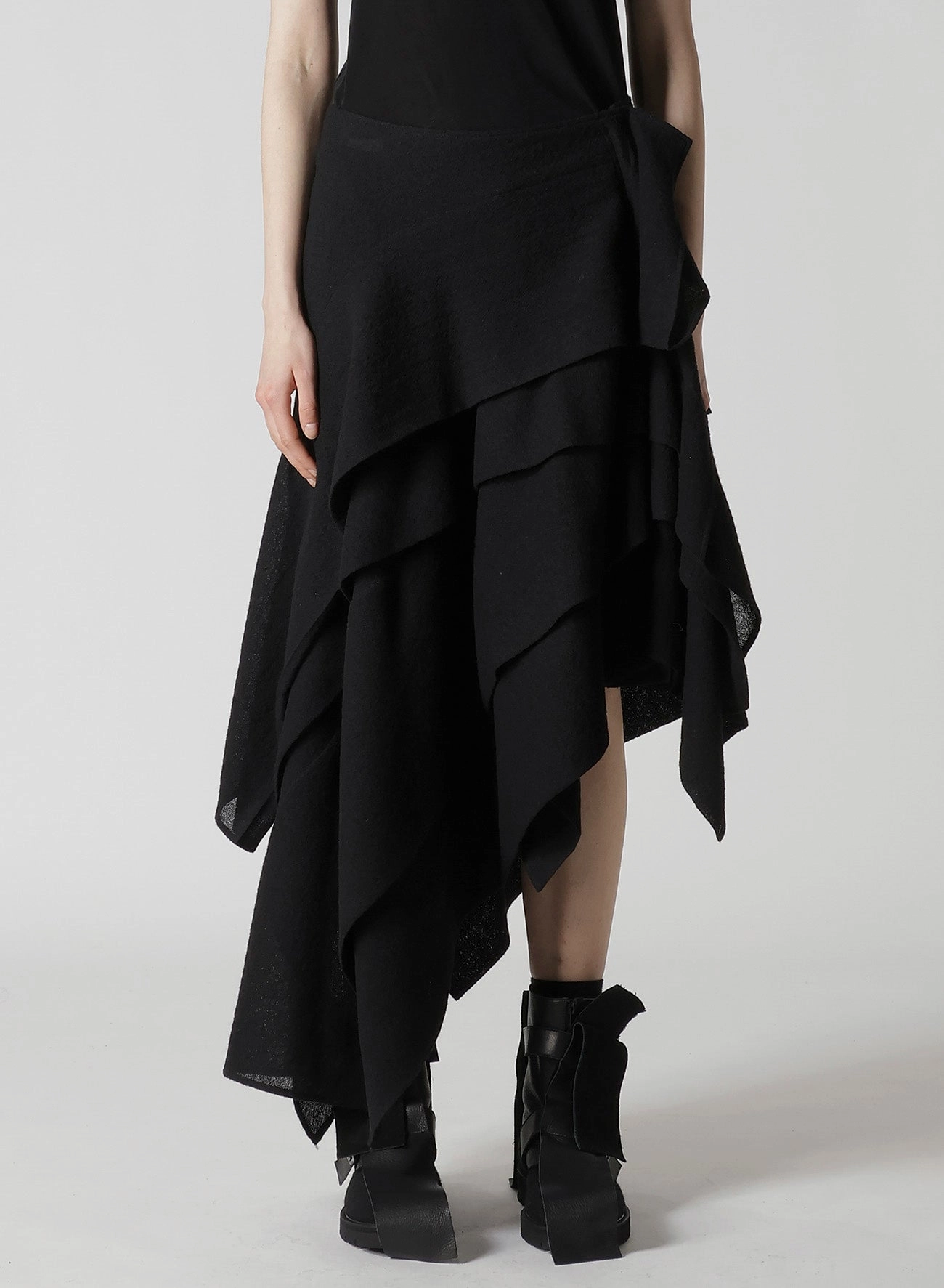 WOOL GAUZE TUCKED STITCH D SKIRT Slim Comfort