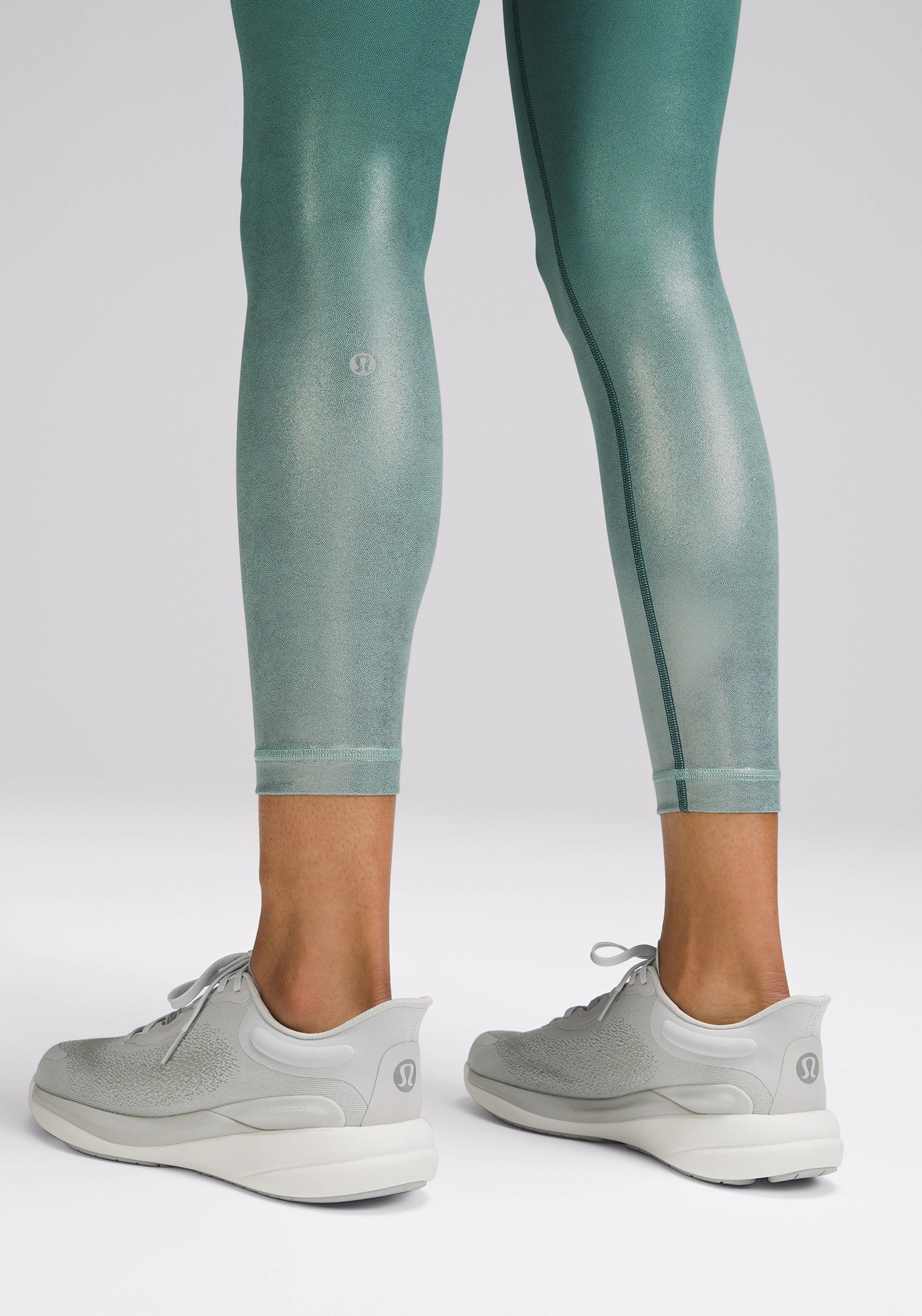 Wunder Train High-Rise Tight 25" Foil Body-Hugging Wear Soft and Flexible