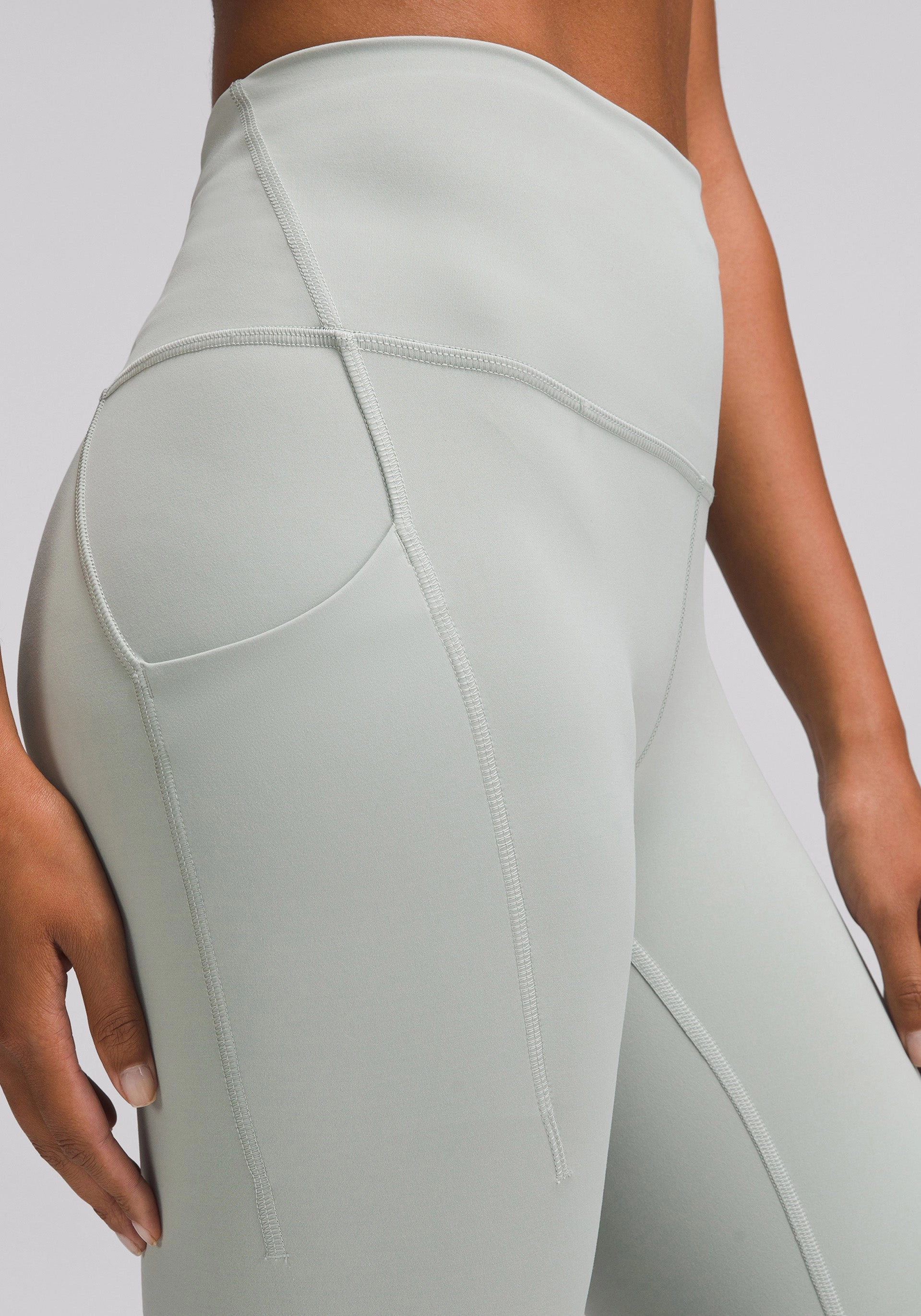 Extra Soft Evening Walk Postpartum Fit Morning Stretch Wunder Train High-Rise Tight with Pockets 25"